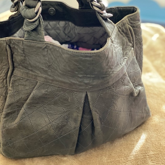 🛑🛑Reduced 🛑🛑Le Marais  Distressed Chanel Tote - Picture 3 of 16